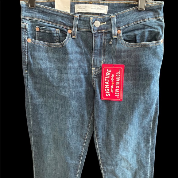 Levi Mid Rise Slim Boyfriend cropped jeans - Picture 7 of 13